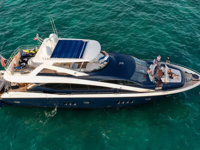 THE CABANA | Sunseeker 86 — 1 / 53