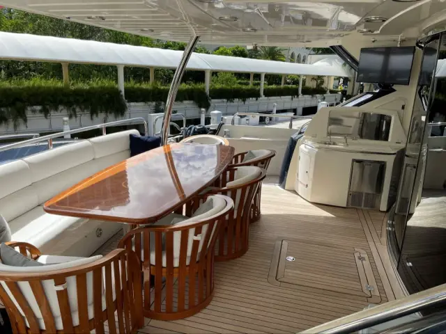 THE CABANA | Sunseeker 86 — 14 / 53