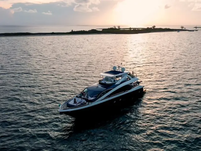 THE CABANA | Sunseeker 86 — 3 / 53