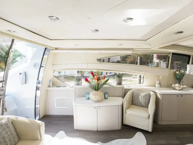 LION | Sunseeker Predator 72 — 16 / 18