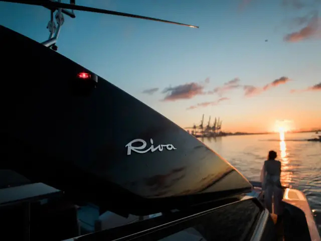 NOT YET | Riva Bahamas 76 — 5 / 24