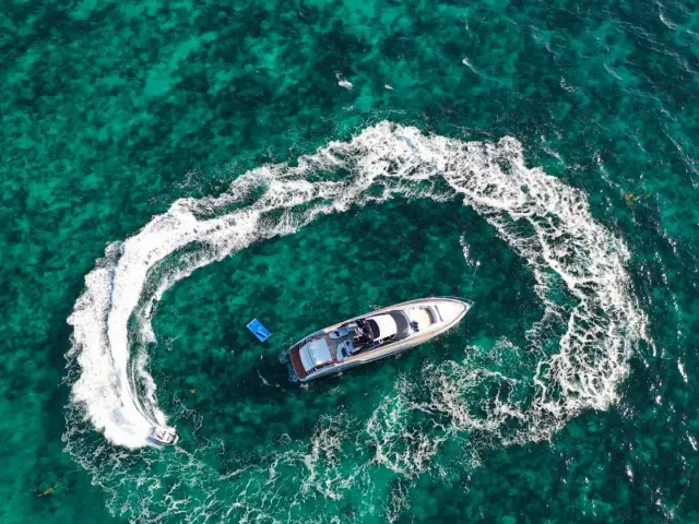 NOT YET | Riva Bahamas 76 — 24 / 24