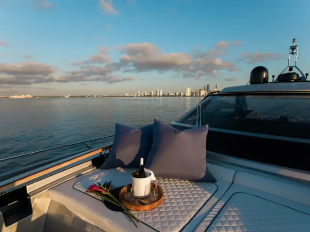 NOT YET | Riva Bahamas 76 — 9 / 24