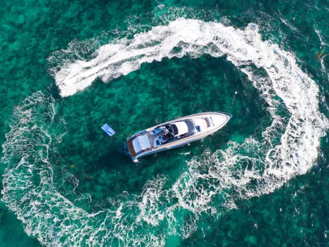 NOT YET | Riva Bahamas 76 — 23 / 24