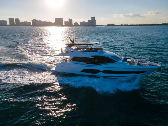 MILAMO | 76 Sunseeker Manhattan — 4 / 42