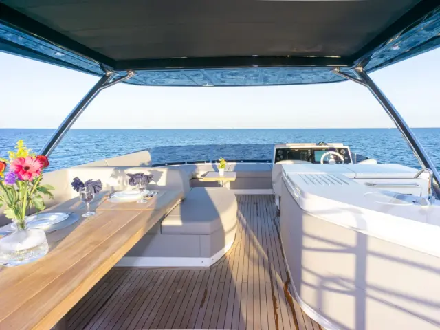 MILAMO | 76 Sunseeker Manhattan — 22 / 42