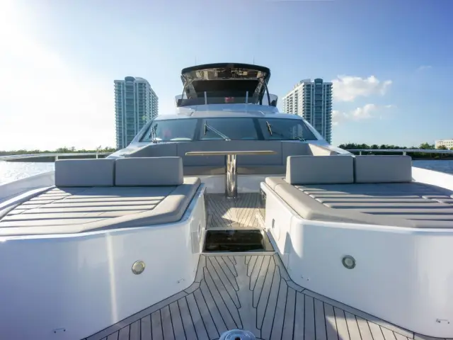 MILAMO | 76 Sunseeker Manhattan — 14 / 42