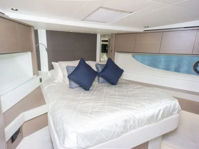 MILAMO | 76 Sunseeker Manhattan — 27 / 42