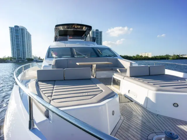 MILAMO | 76 Sunseeker Manhattan — 15 / 42