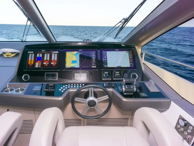 MILAMO | 76 Sunseeker Manhattan — 34 / 42