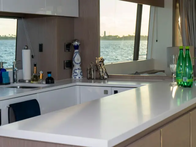 MILAMO | 76 Sunseeker Manhattan — 12 / 42