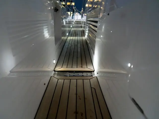 MILAMO | 76 Sunseeker Manhattan — 19 / 42