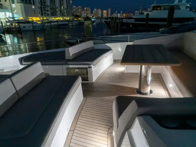 MILAMO | 76 Sunseeker Manhattan — 11 / 42