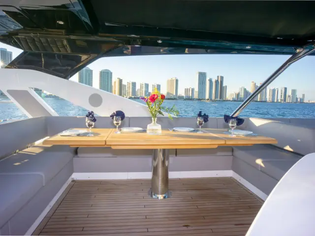 MILAMO | 76 Sunseeker Manhattan — 39 / 42