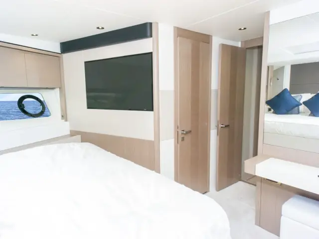 MILAMO | 76 Sunseeker Manhattan — 28 / 42