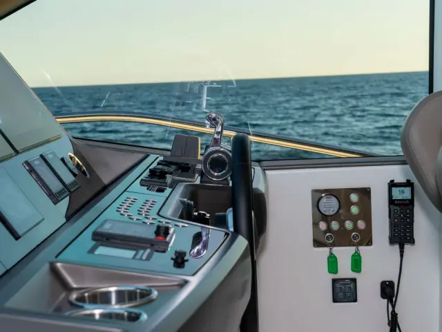 MILAMO | 76 Sunseeker Manhattan — 13 / 42