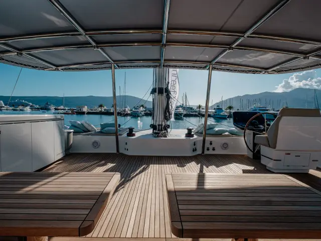 GYRFALCON | Sunreef 60  — 6 / 22