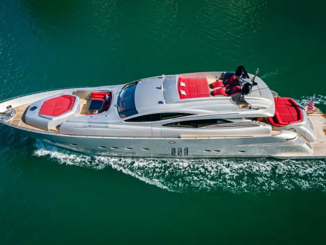 REGAL | Pershing 90 — 2 / 59