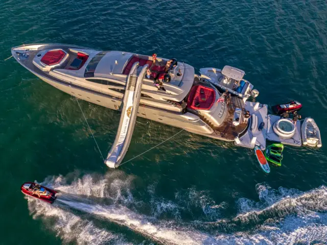 REGAL | Pershing 90 — 3 / 59