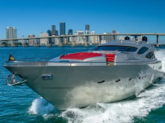 REGAL | Pershing 90 — 12 / 59