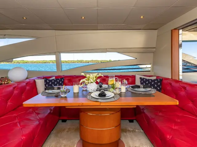 REGAL | Pershing 90 — 31 / 59