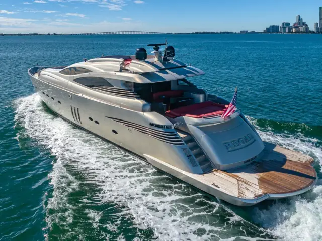 REGAL | Pershing 90 — 8 / 59