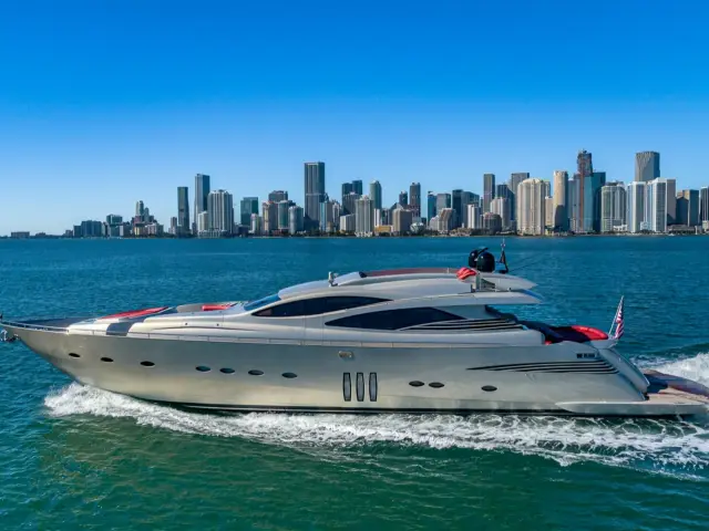 REGAL | Pershing 90 — 9 / 59