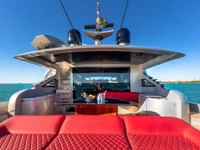 REGAL | Pershing 90 — 23 / 59