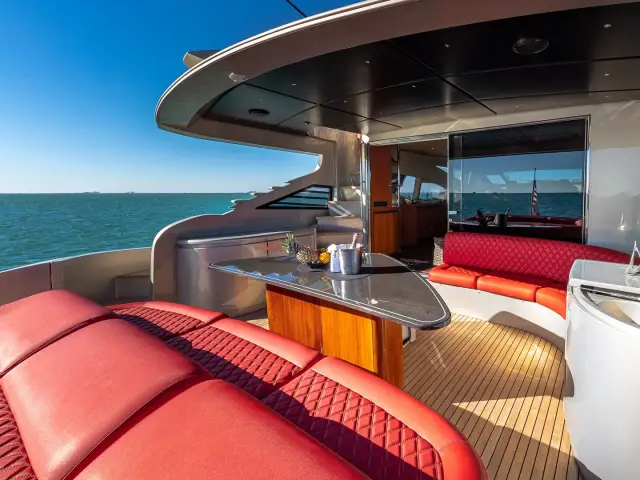 REGAL | Pershing 90 — 22 / 59