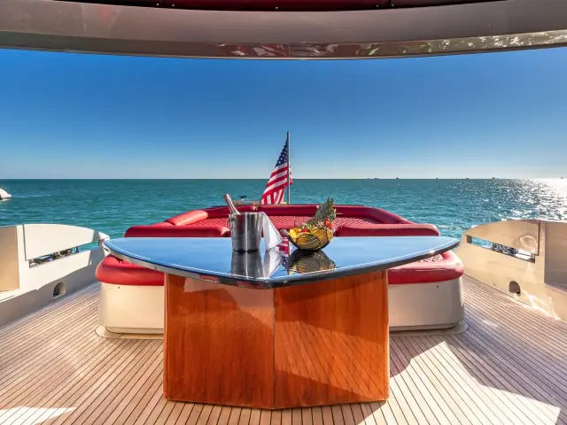 REGAL | Pershing 90 — 24 / 59