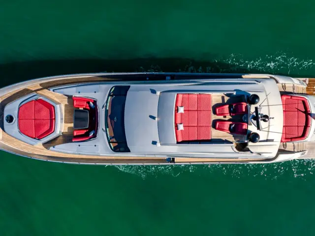 REGAL | Pershing 90 — 17 / 59