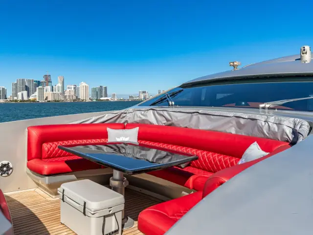REGAL | Pershing 90 — 13 / 59