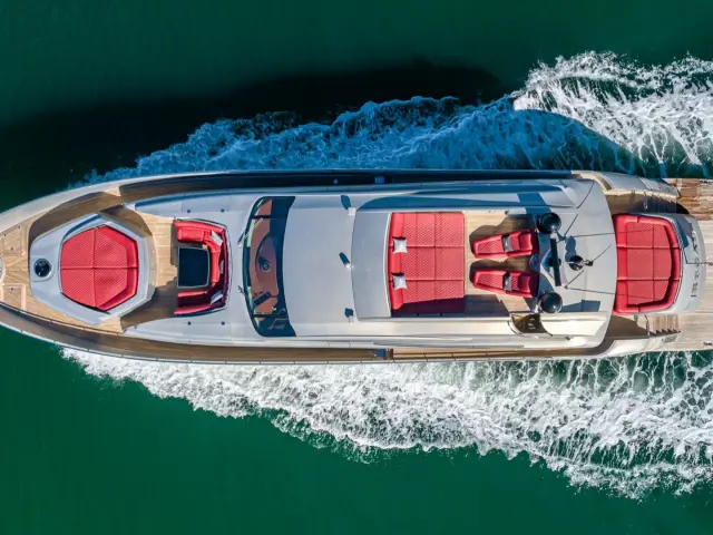 REGAL | Pershing 90 — 5 / 59