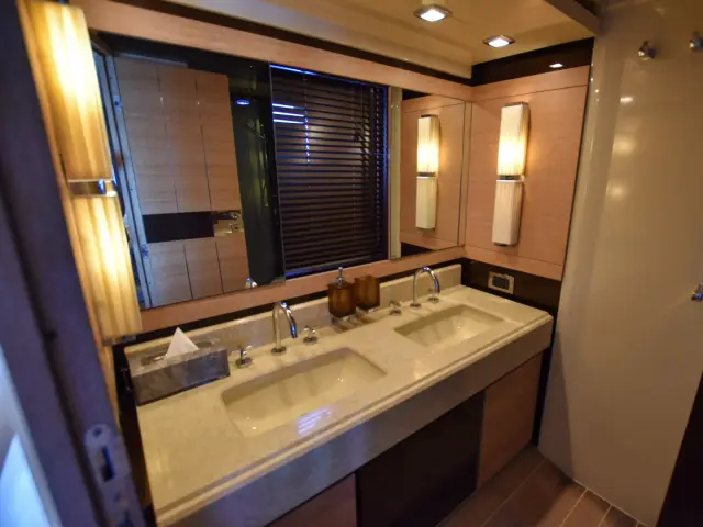 LUPO II | Azimut 70 — 50 / 57