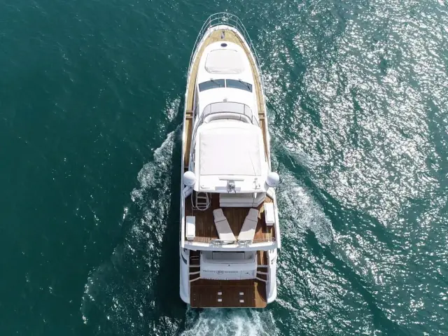 LUPO II | Azimut 70 — 11 / 57