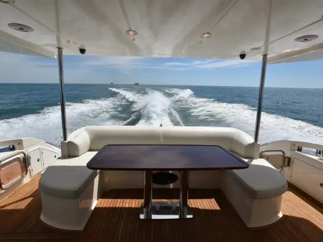 LUPO II | Azimut 70 — 22 / 57