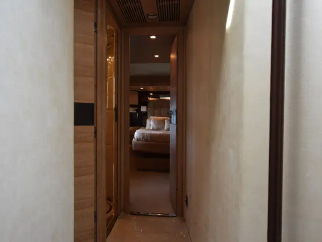LUPO II | Azimut 70 — 53 / 57