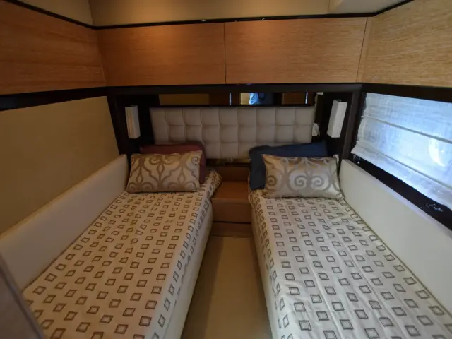 LUPO II | Azimut 70 — 41 / 57