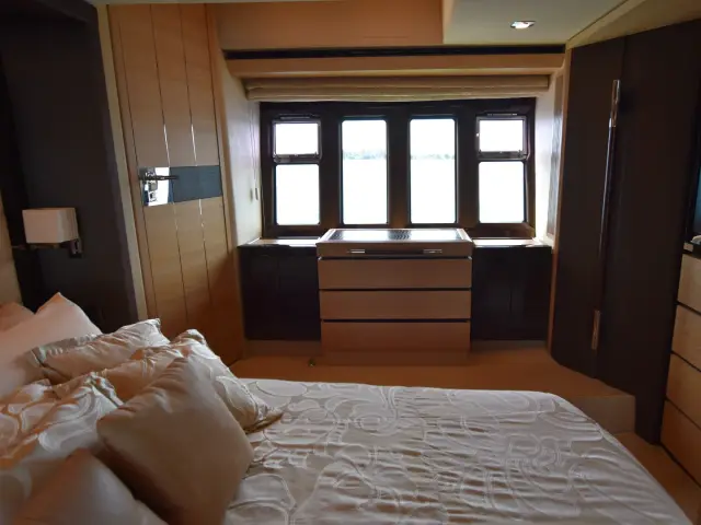 LUPO II | Azimut 70 — 47 / 57