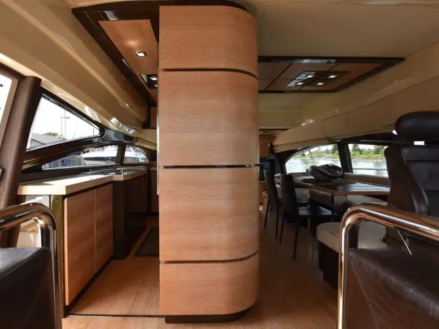 LUPO II | Azimut 70 — 38 / 57