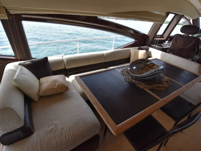 LUPO II | Azimut 70 — 34 / 57