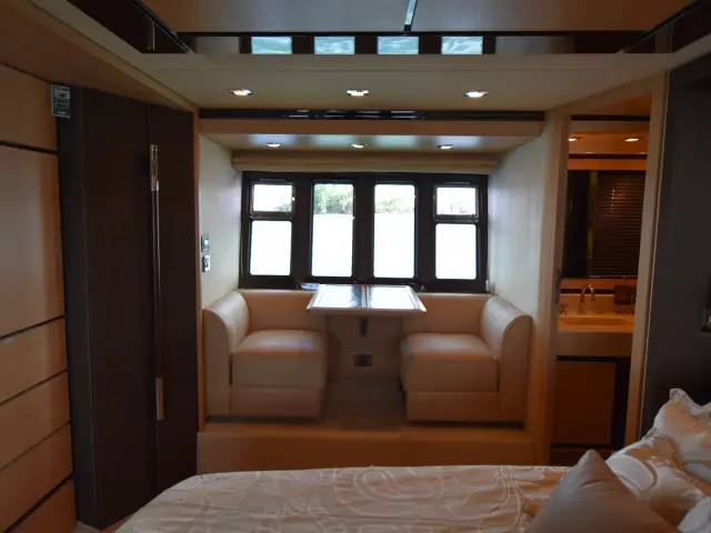LUPO II | Azimut 70 — 48 / 57