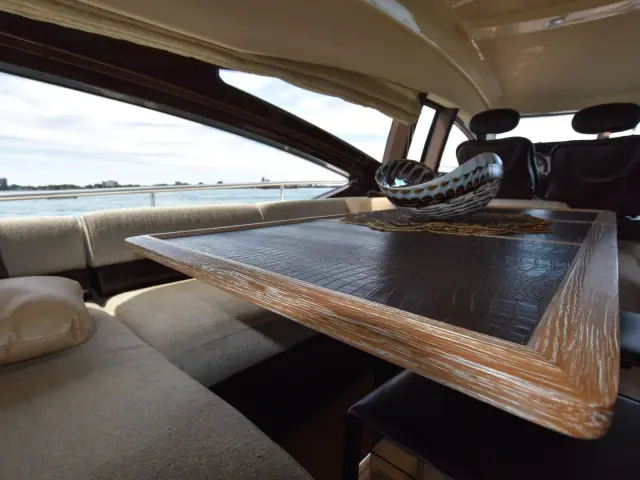 LUPO II | Azimut 70 — 35 / 57
