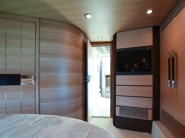 LUPO II | Azimut 70 — 57 / 57