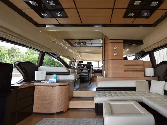 LUPO II | Azimut 70 — 30 / 57
