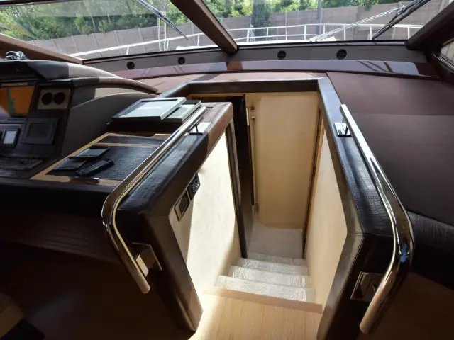 LUPO II | Azimut 70 — 39 / 57