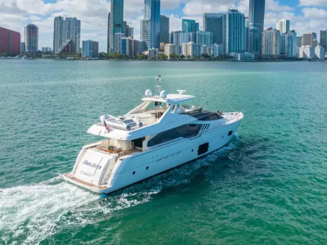 TOP SHELF | Ferretti 87 — 2 / 50