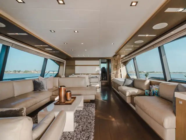 TOP SHELF | Ferretti 87 — 25 / 50