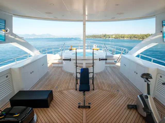 SIROCCO | Heesen 47M — 30 / 35