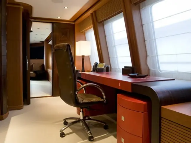 SIROCCO | Heesen 47M — 25 / 35